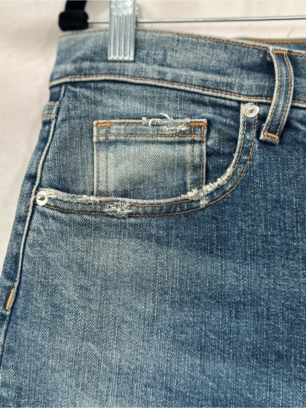 Veronica Beard Ryleigh Slim Straight High Rise jeans in Nile blue wash - Picture 6 of 9